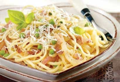Pâtes aux pois et au prosciutto