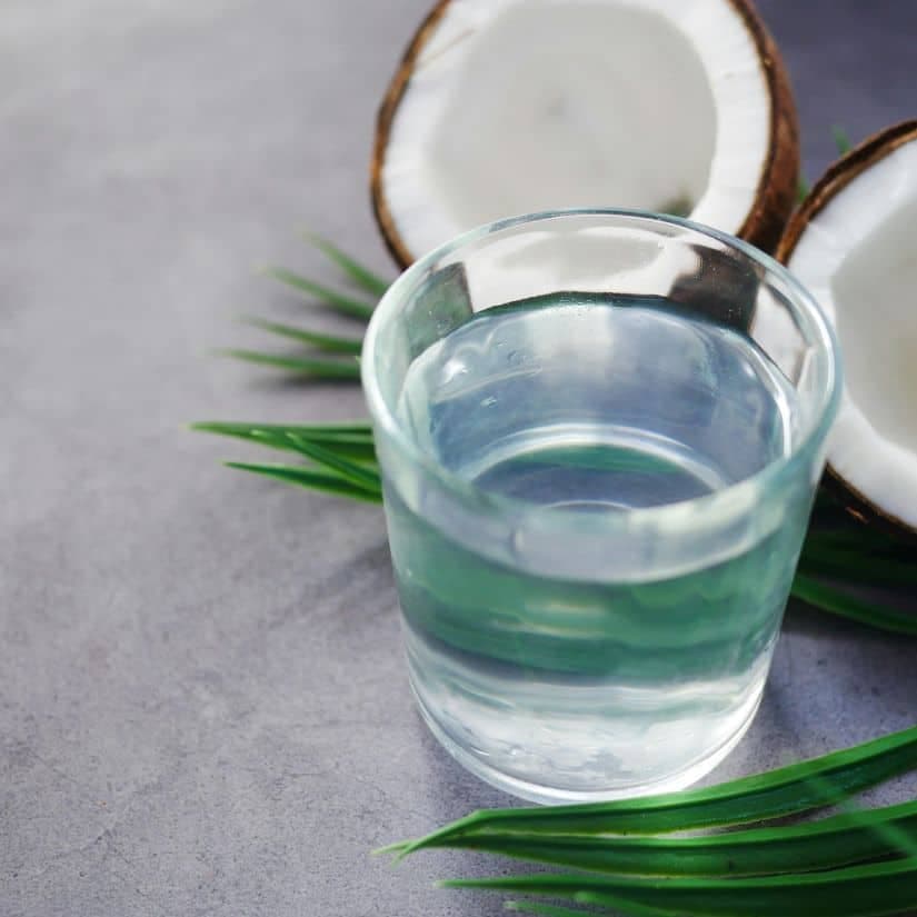 Remplacer votre jus du matin par de l'eau de coco