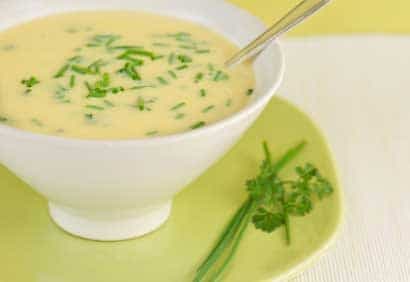 Soupe aux oeufs et aux oignons doux