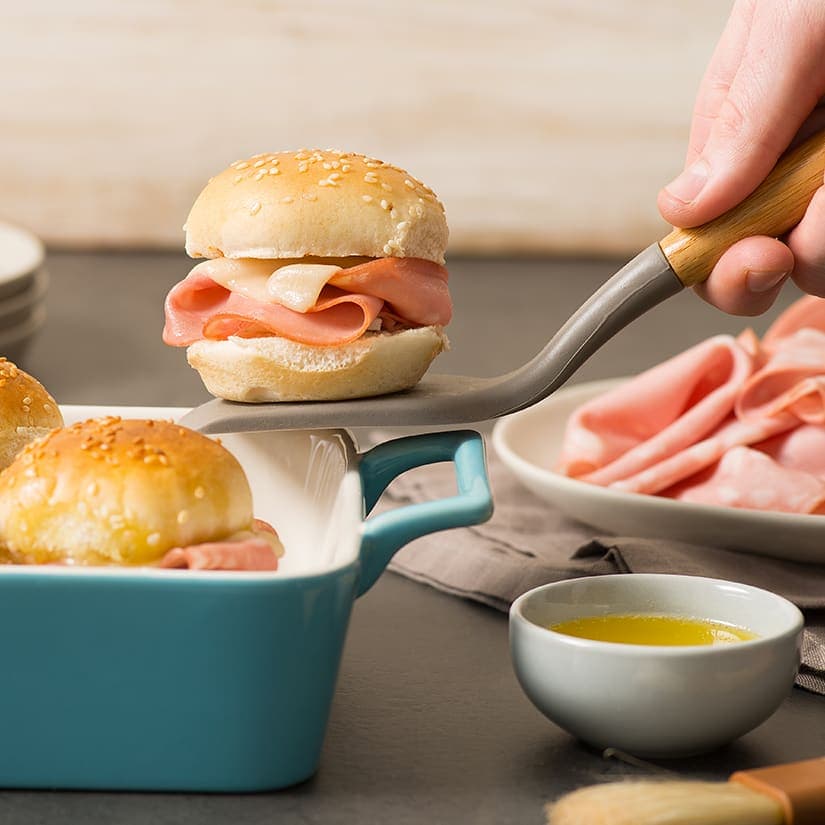 Mini burgers à la mortadelle et à la mozzarella