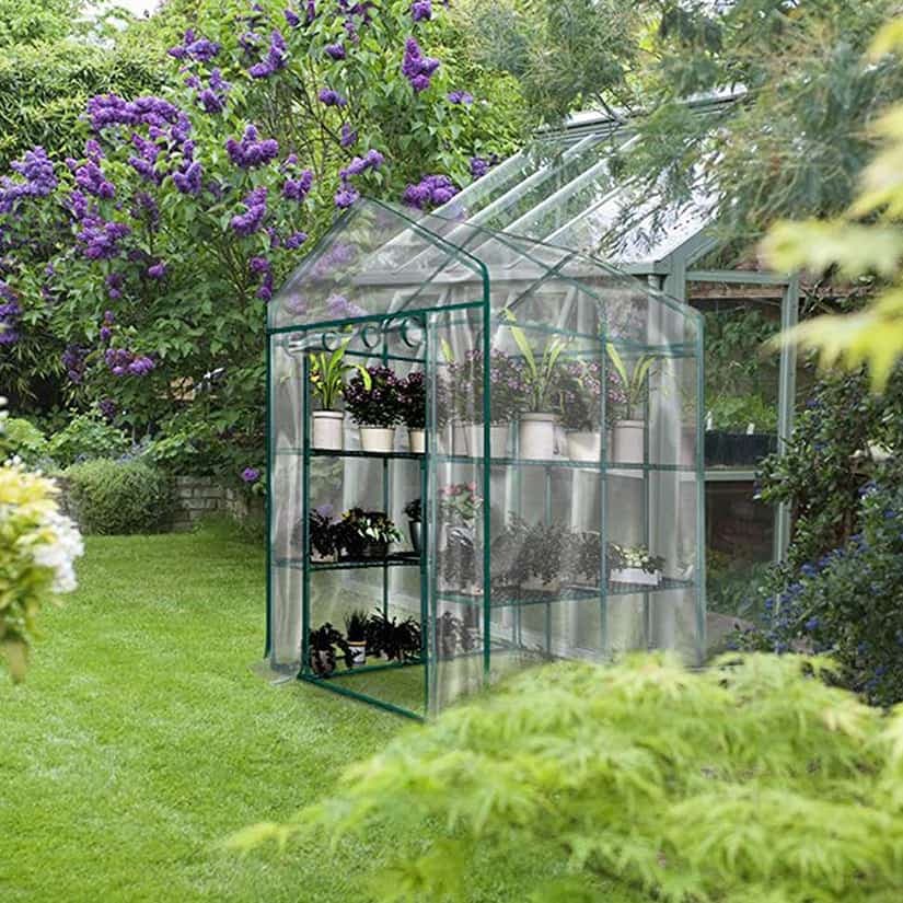 Une adorable serre pour le jardin à seulement 111