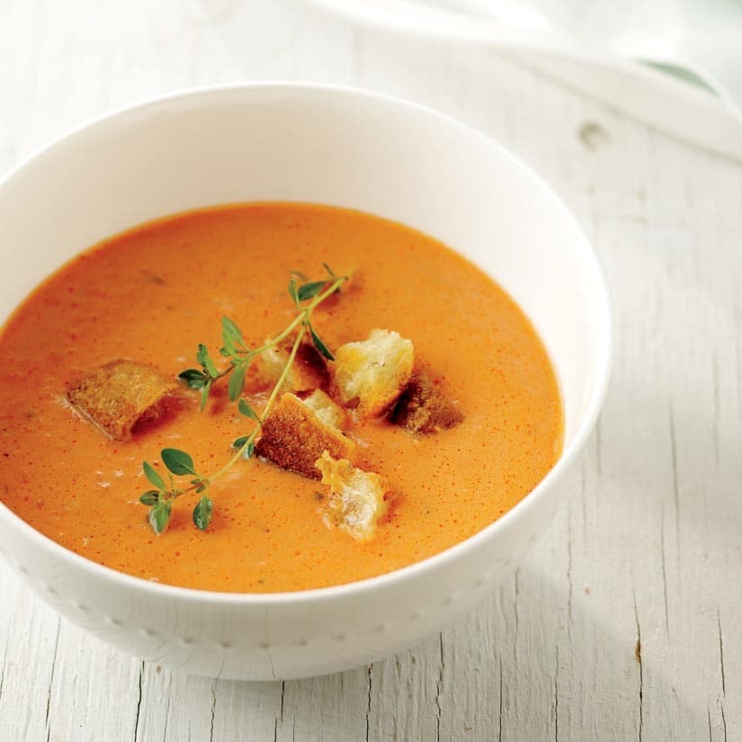 Potage aux poivrons rôtis et aux tomates