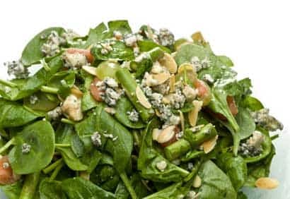 Salade d'épinards aux amandes confites