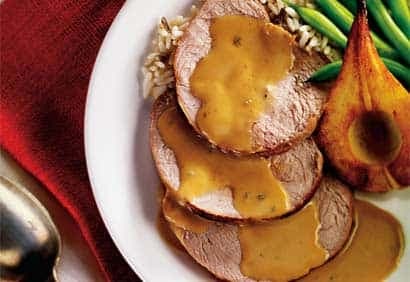 Veau rôti aux poires braisées, sauce bleu crémeux