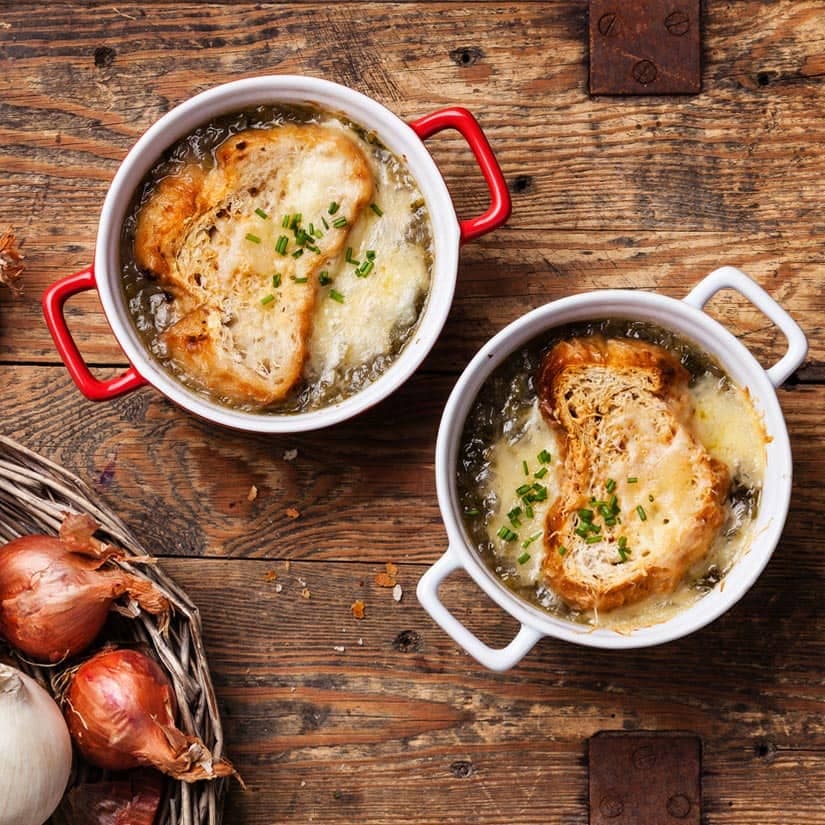 Soupe à l'oignon gratinée