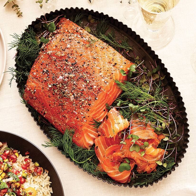 Saumon gravlax sauce piquante au poivre rose