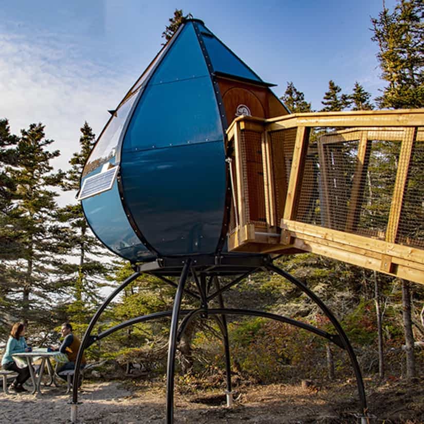 Dormir dans une goutte d'eau aux îles Mingan