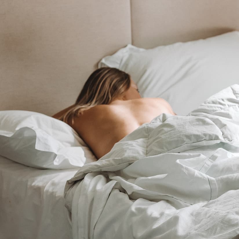 7 bienfaits à dormir complètement nu