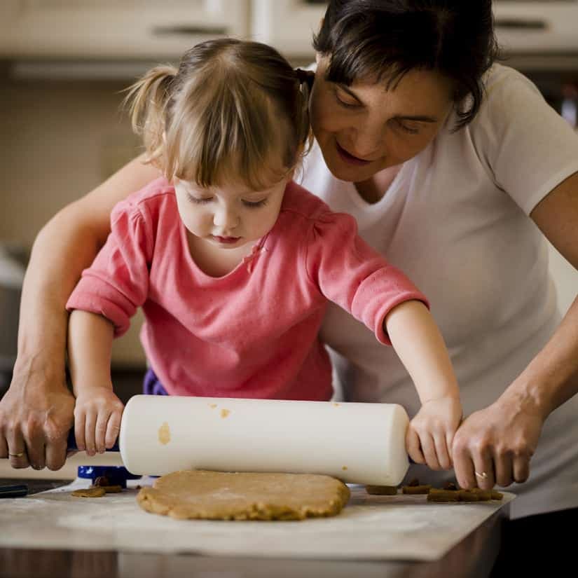 Nos meilleurs trucs pour cuisiner avec les enfants