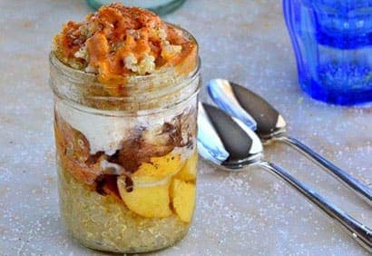 Verrine déjeuner chaude aux amandes et au quinoa