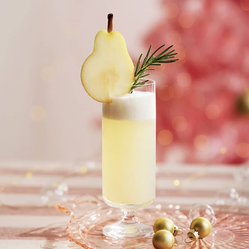 Fizz mousseux au romarin, citron et poire