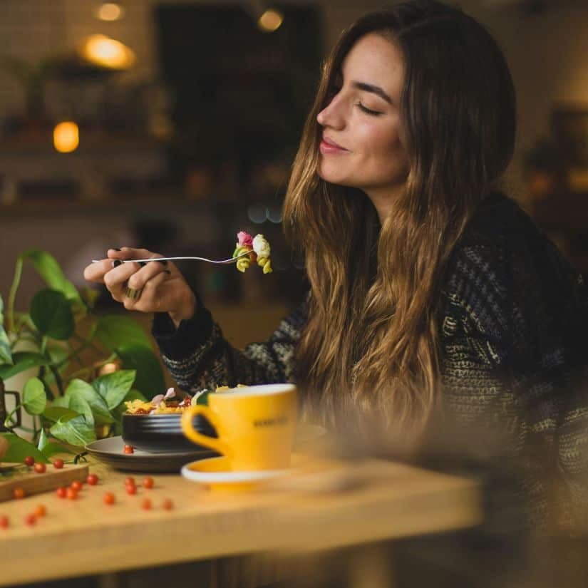 12 aliments pour des cheveux qui poussent vite