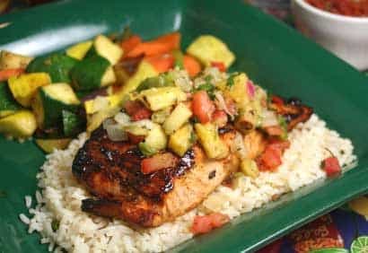 Saumon grillé à la cajun, salsa à l'ananas