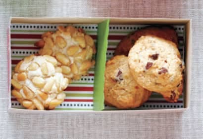 Biscuits aux amandes et aux pignons