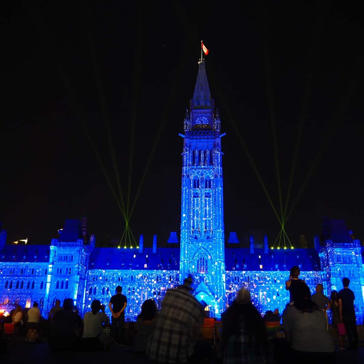 Spectacle lumineux sur la colline parlementaire