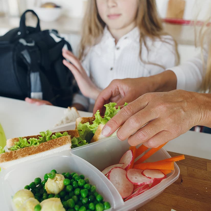 Organisez facilement vos plats en plastique