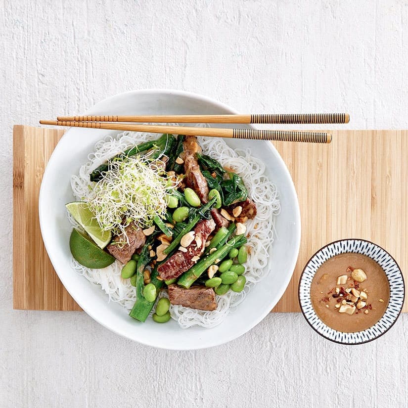 Sauté de boeuf aux edamames sur vermicelles de riz
