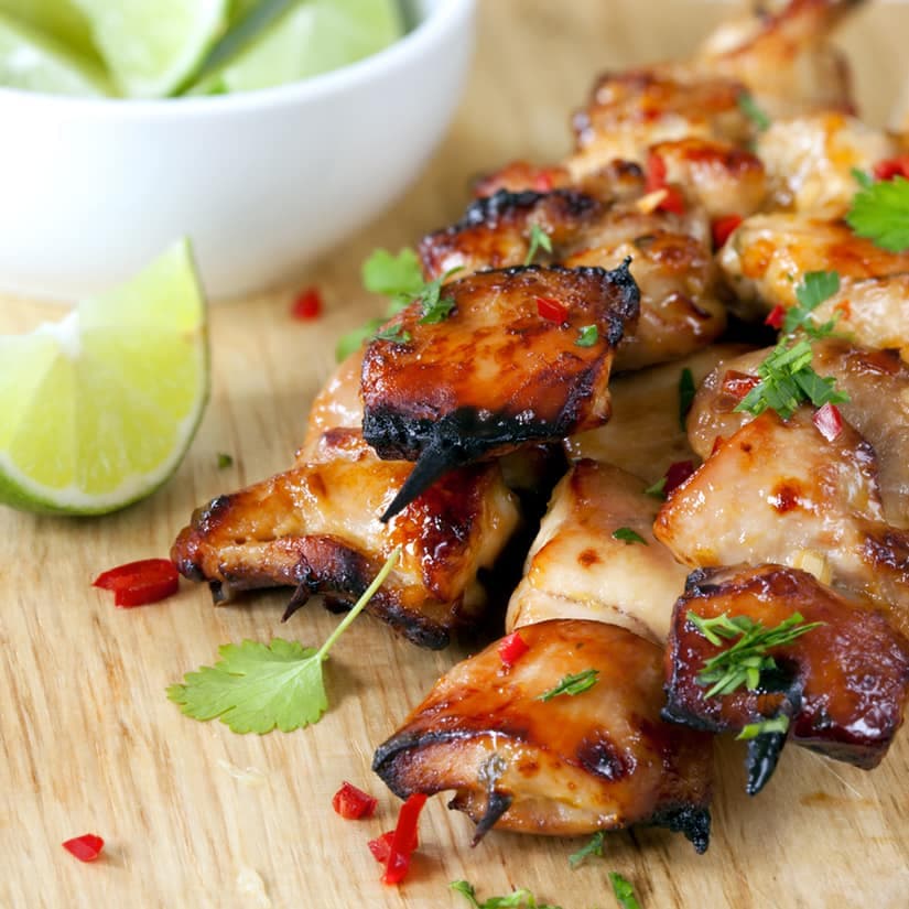 Brochettes de poulet à la lime, sauce à l'orange