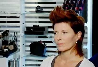 Appliquer la pommade capillaire en vidéo