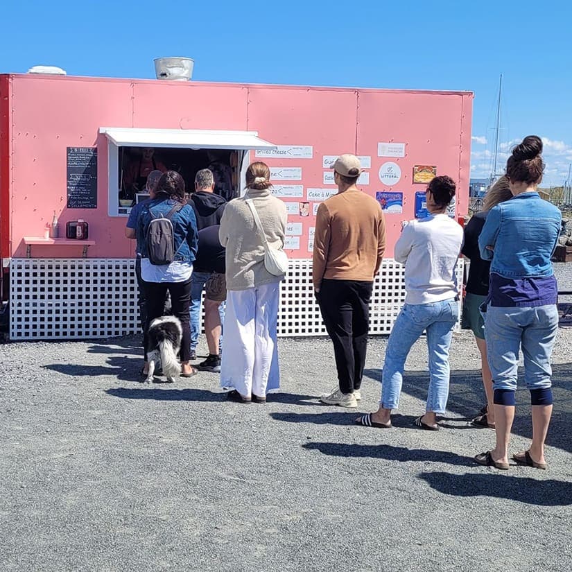 Cantine bord de mer en Gaspésie, à essayer cet été