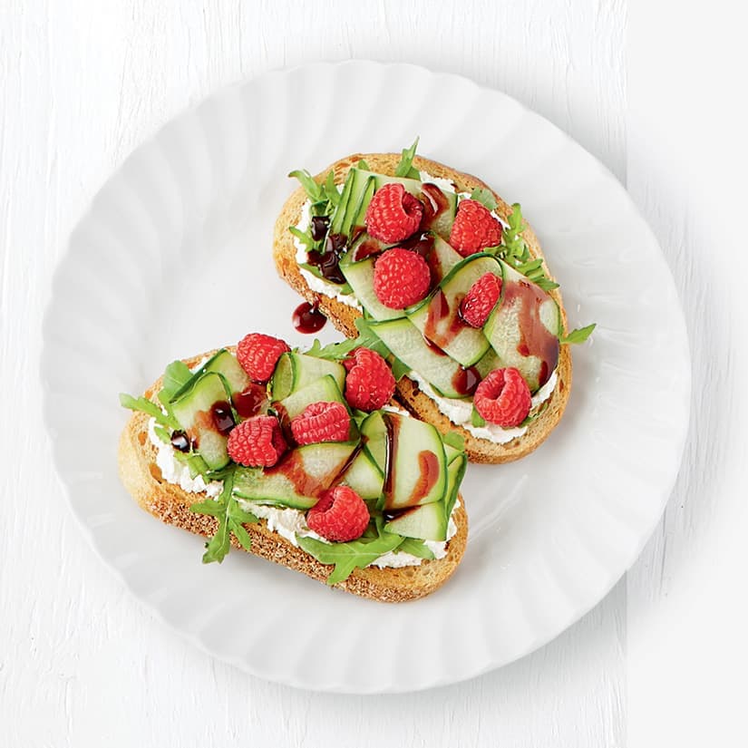 Tartines chèvre/concombre, balsamique aux framboises