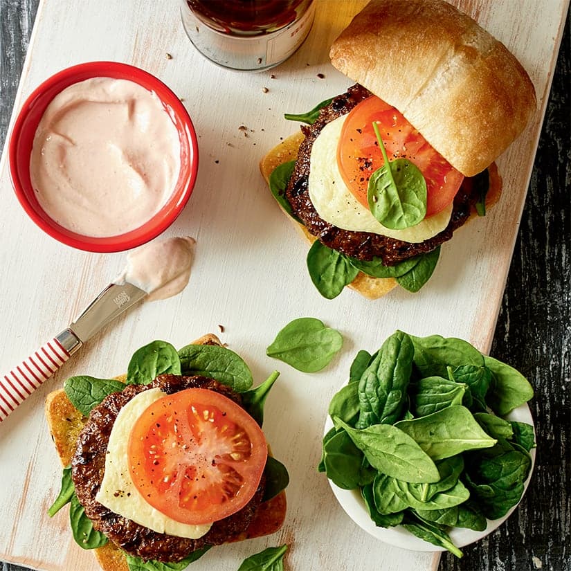 Burger à l’agneau et à l’halloumi