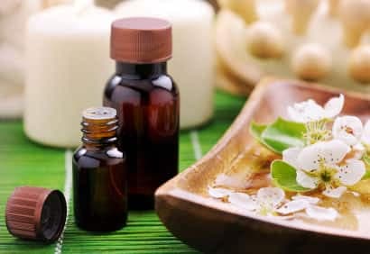 15 huiles essentielles pour se refaire une beauté