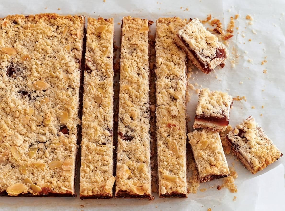 Carrés à la confiture de fraises